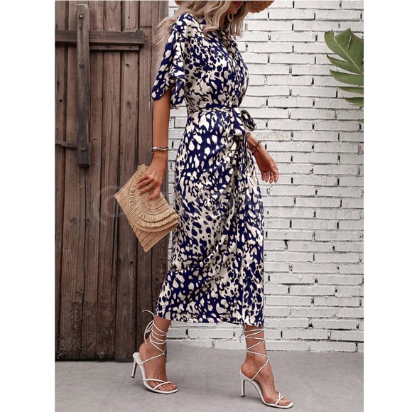 Spotted All Over Print Button Through Tie Belt Ruched Maxi Shirt Dress - Picture 3 of 16